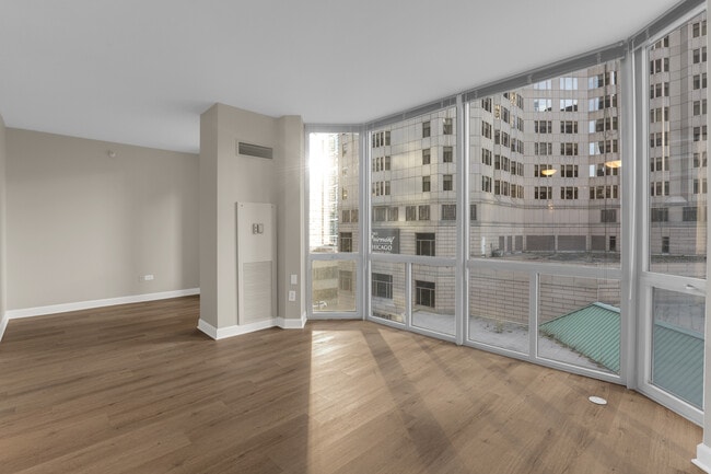 Building Photo - 222 N Columbus Dr