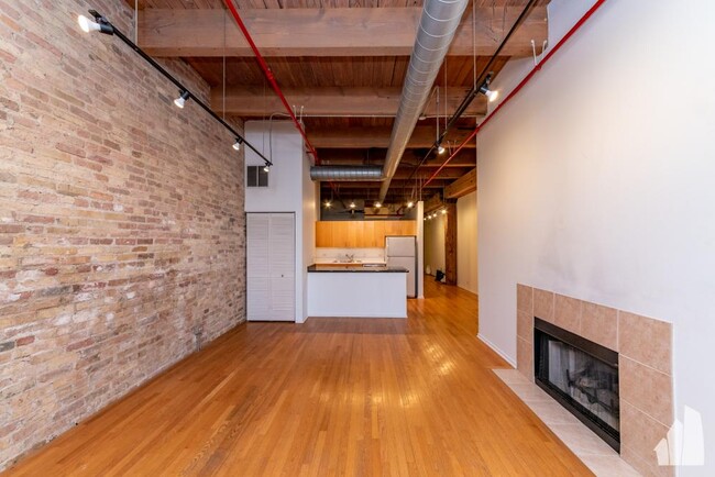 Building Photo - 1 bedroom in Chicago IL 60654