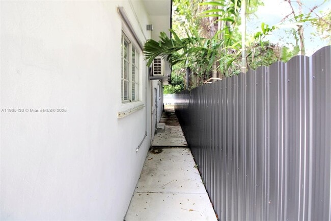 Building Photo - 5151 N Miami Ave