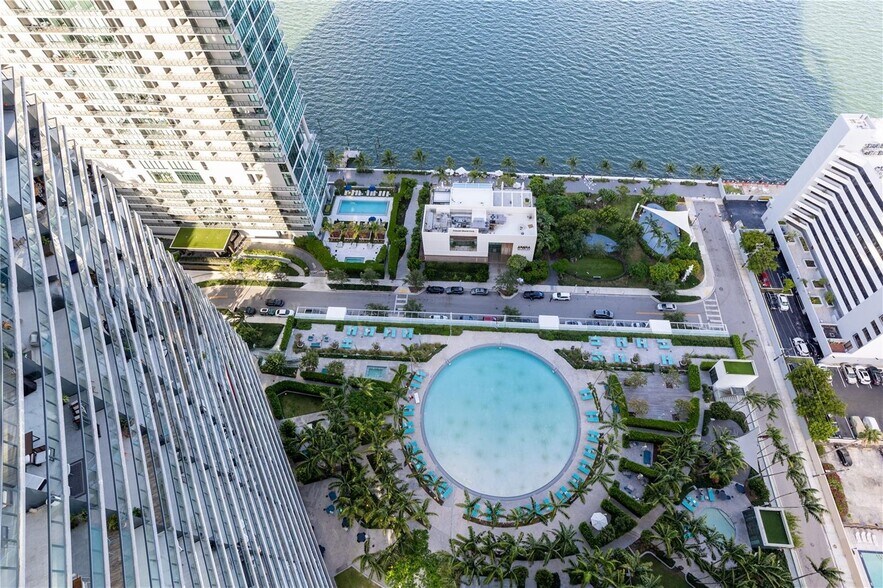 Building Photo - 480 NE 31st