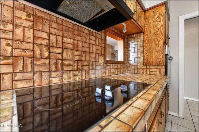 Building Photo - 5108 Paris Ave