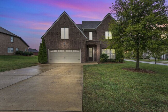 Building Photo - 4BR/3.5BA All-Brick Home Near Top Williams...