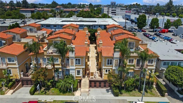 Building Photo - 14535 Margate St