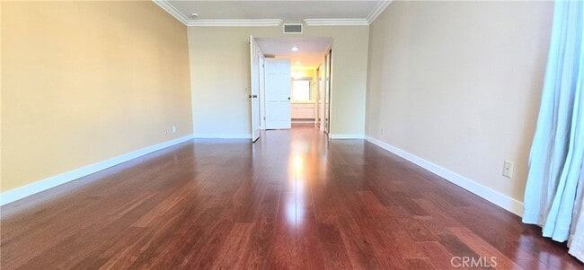 Building Photo - 1400 Post Rd