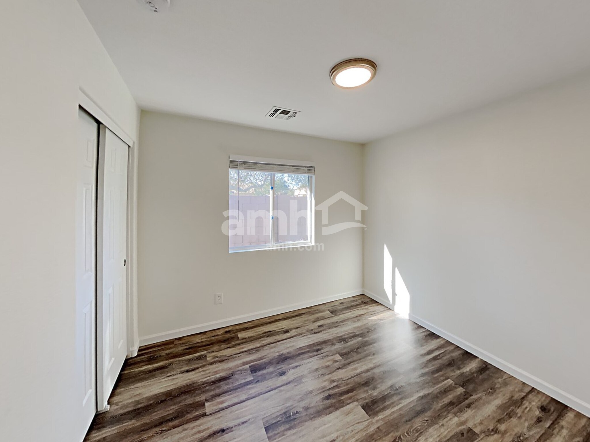 Building Photo - 15374 W Gelding Dr