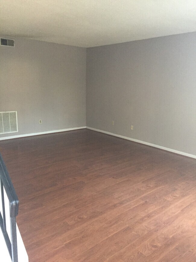 Building Photo - 134 Turnwood Ln