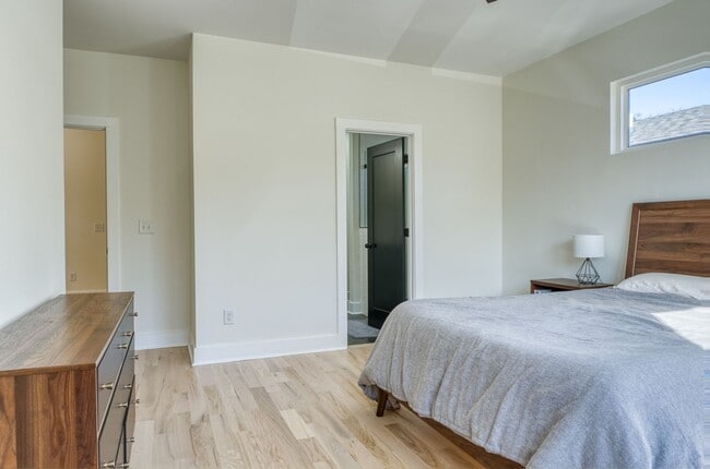 Building Photo - 96 Shields Ln