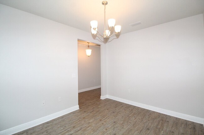 Building Photo - Coming Soon! Pet-Friendly 3-Bed Home with ...