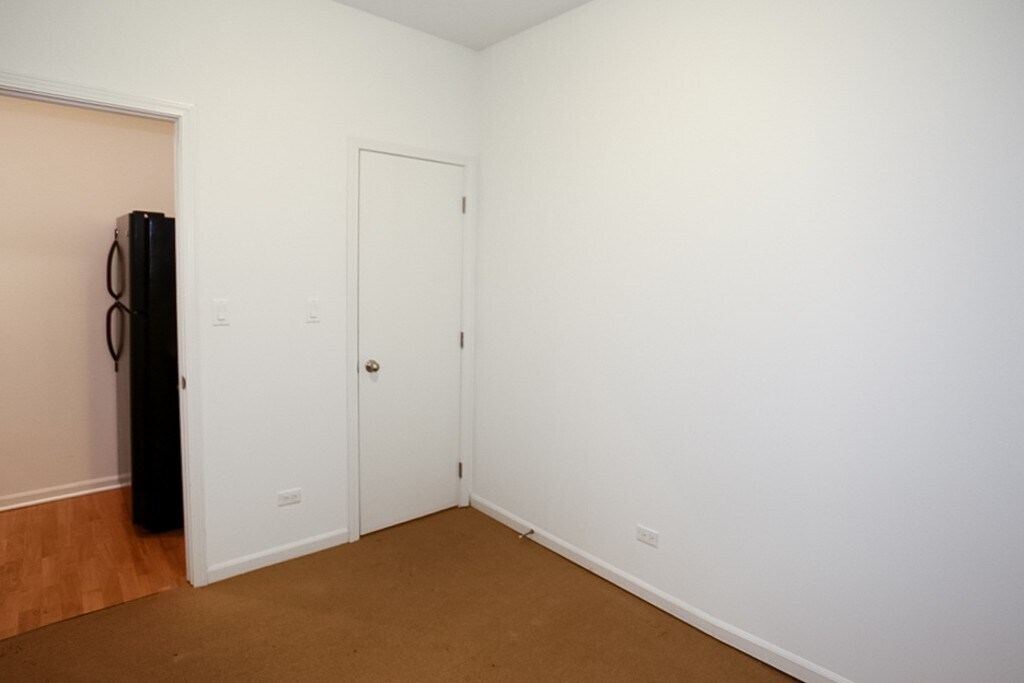 Building Photo - 5054 N Winthrop Ave