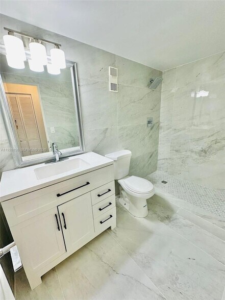 Building Photo - 9273 Collins Ave