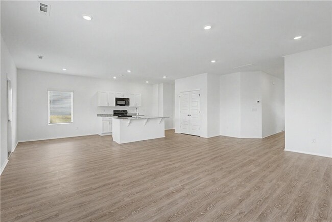 Building Photo - 3401 SW Endearment St