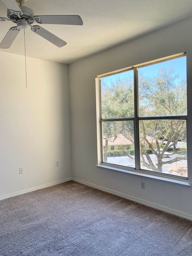 Building Photo - Updated 2/1 at Visconti, new carpet & paint, vaulted ceilings!