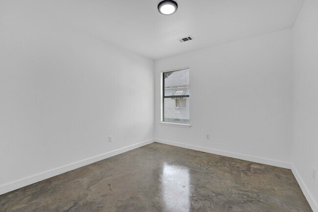 Building Photo - 1408 Kyle St