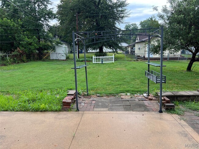 Building Photo - 415 Roanoke Dr