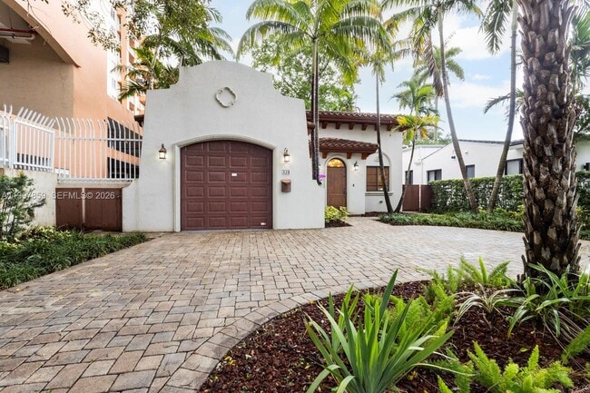 Building Photo - 324 SW 30th Rd