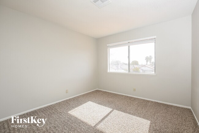 Building Photo - 3775 Duneville St