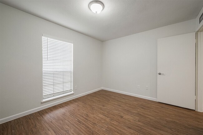 Building Photo - 16810 Sweno Ct