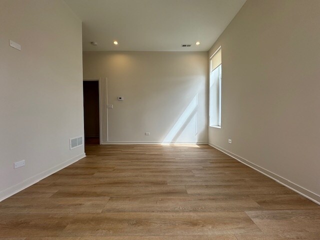 Building Photo - 4177 W Belmont Ave