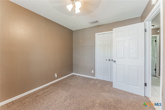 Building Photo - 3006 Belmont Dr
