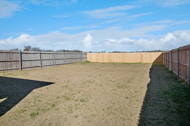 Building Photo - 516 Wood Dr