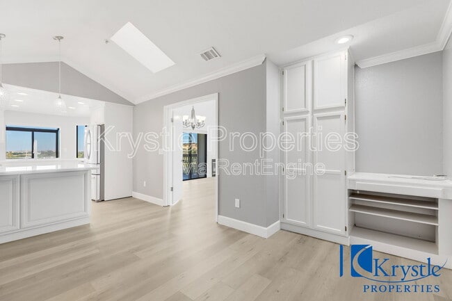 Building Photo - 20 Knoll Dr