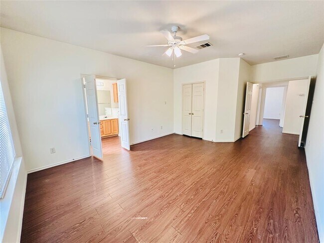 Building Photo - 1800 Tolstoy Cir