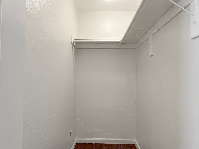 Building Photo - 746 Daisy Ave