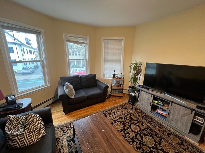 Building Photo - 29 Cameron Ave