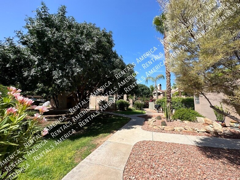Building Photo - 5950 N 78th St