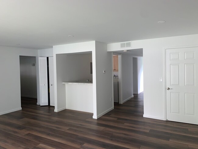 Building Photo - BRAND NEW 2 BED CONDO IN HEART OF LIVONIA