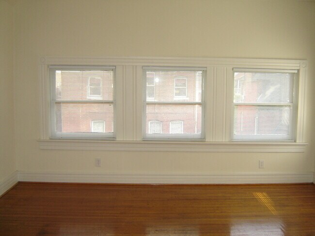 Building Photo - 406 Fountain Ct