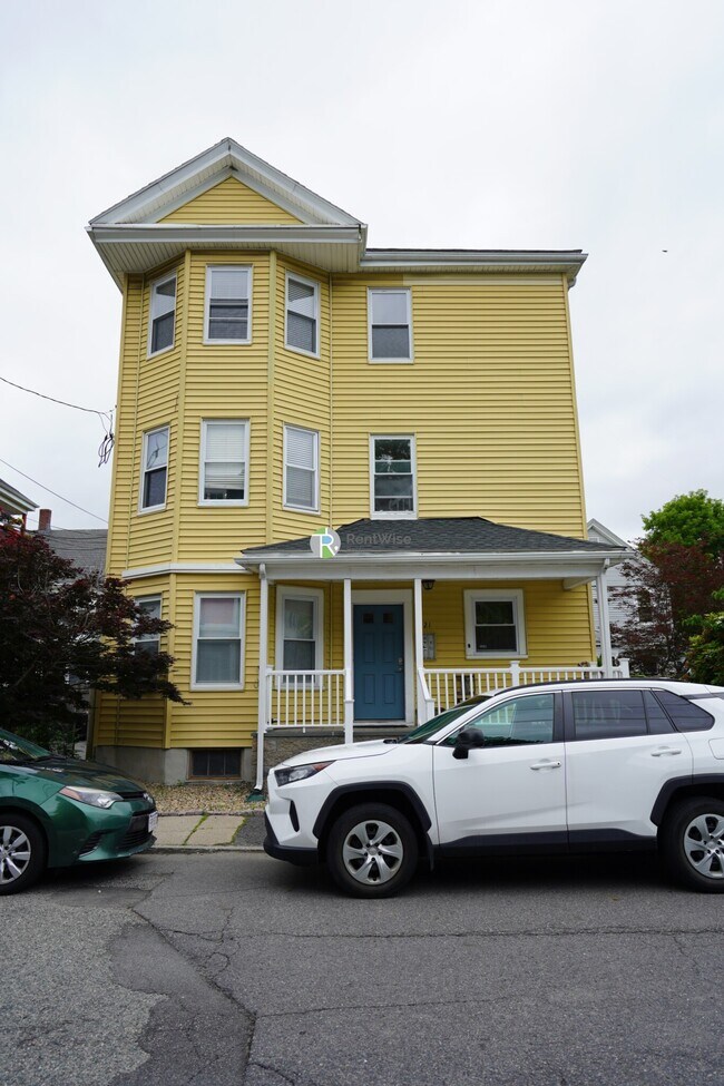 Building Photo - 21 Plainfield St