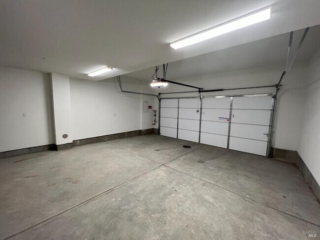 Building Photo - 426 Semillon Ln