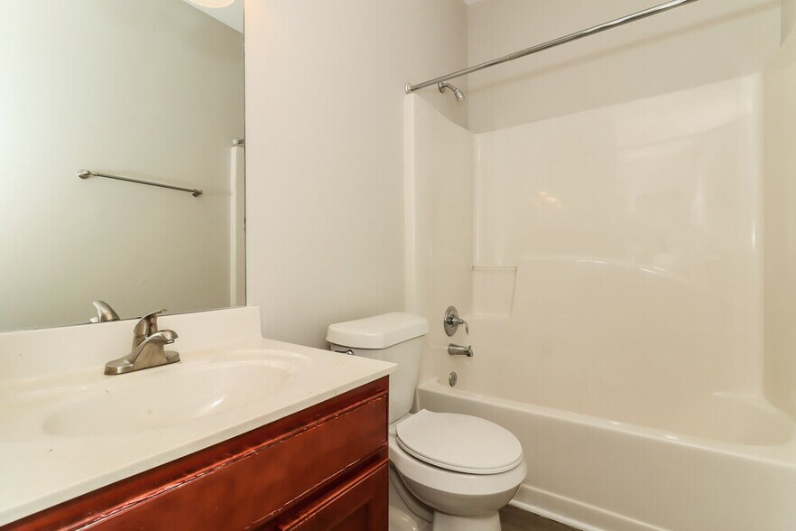 Building Photo - 205 Westridge Cir
