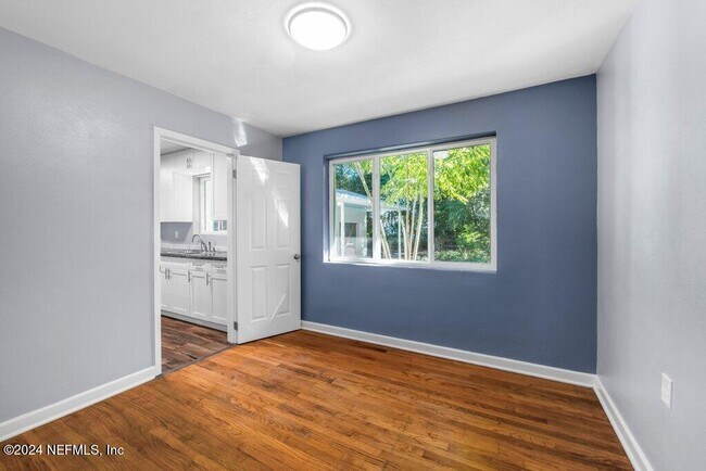 Building Photo - 4007 Aldington Dr