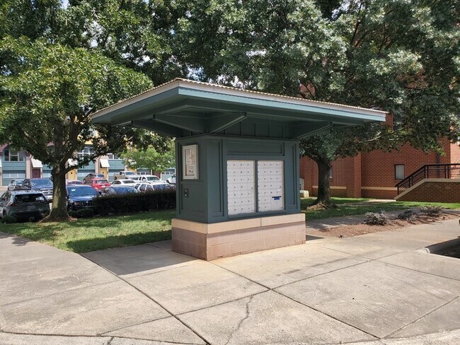 Building Photo - South End condo 1 Bedroom/1 Bath close to everything!