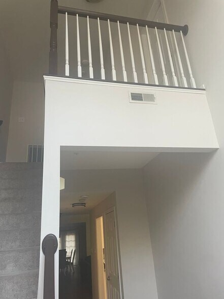 Building Photo - 1211 Lindsay Ln