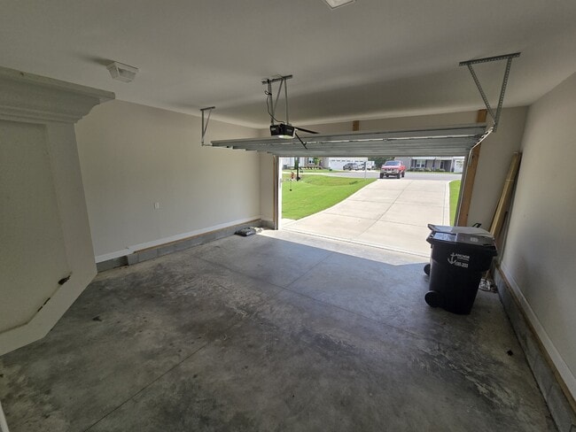 Building Photo - 463 Jackson Pond Dr
