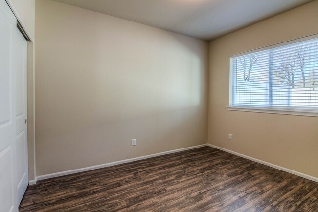 Building Photo - 2414 Woolsey Rd
