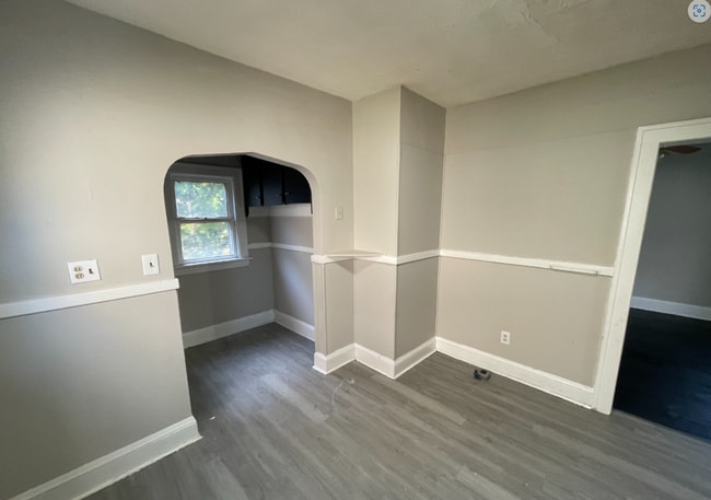 Building Photo - SECTION 8 and EDEN Accepted!! Spacious New...