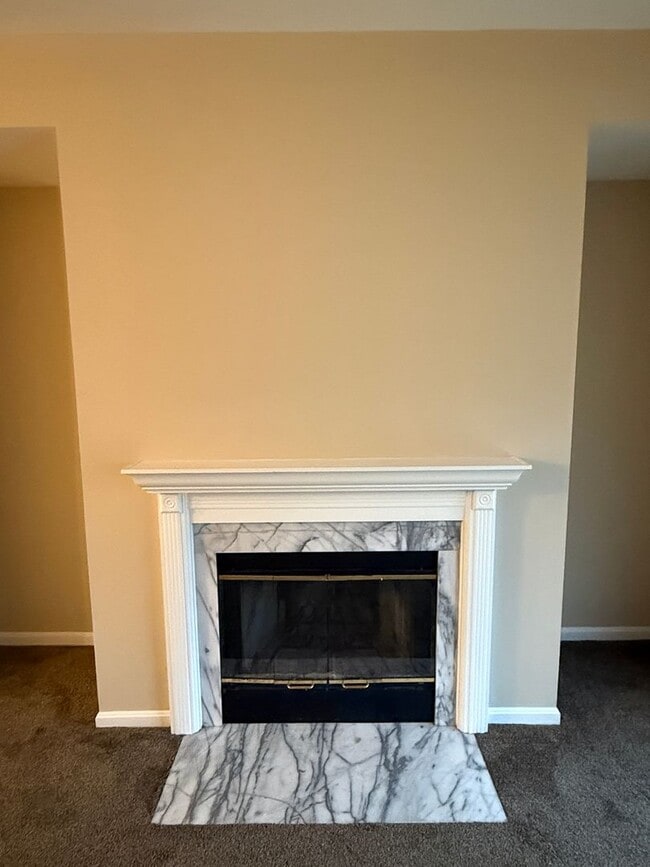 Building Photo - Spacious 3 Bedroom Condo- RENT TODAY & SAVE!