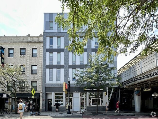 Building Photo - 941 W Belmont Ave