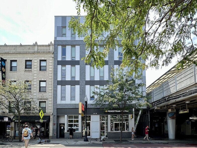 Primary Photo - 941 W Belmont Ave