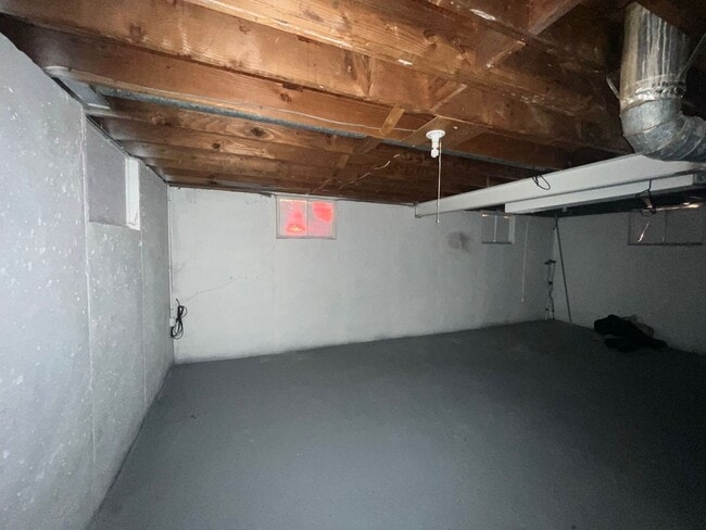 Building Photo - Cozy 3 Bed, 1 Bath Home!