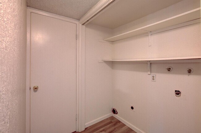 Building Photo - 4676 E Alamos Ave