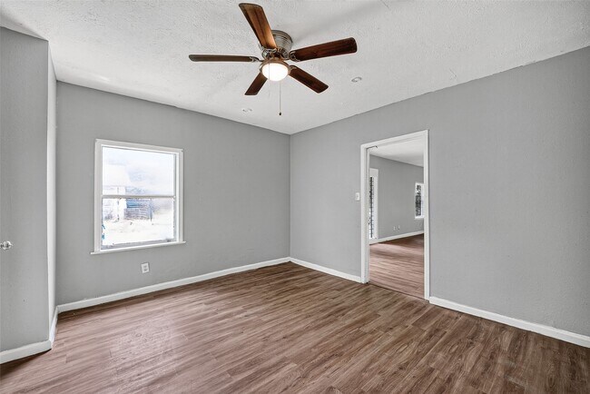 Building Photo - 4118 Sunflower St