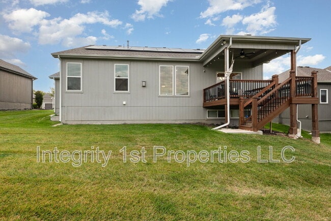 Building Photo - 7430 NW Chambers Ct