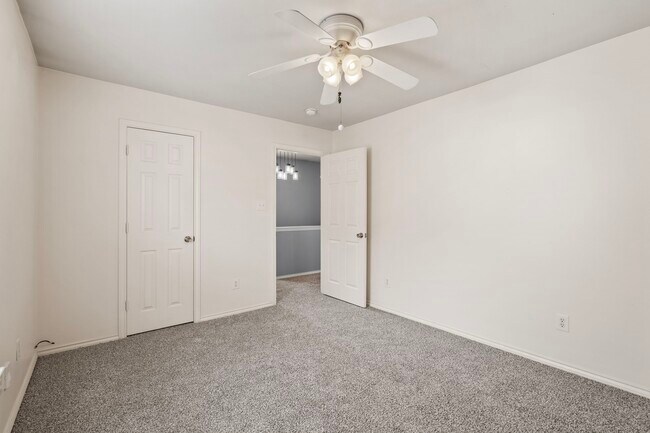 Building Photo - 1710 Redwing Cove Dr