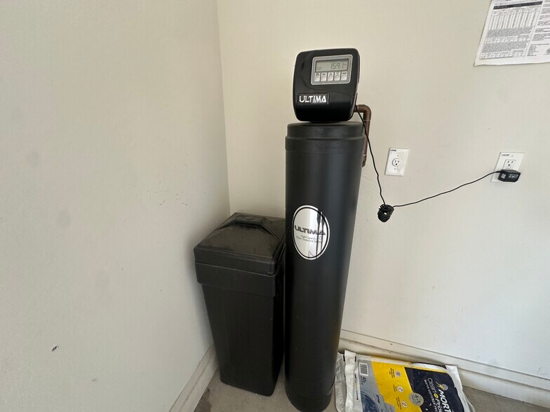 Building Photo - 2518 W Novak Way