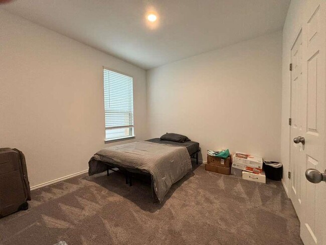 Building Photo - 1512 Hope Rnch Rd